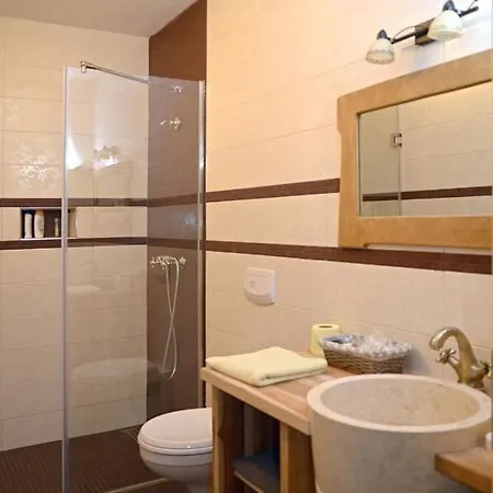 Holiday House Berna 2- With Pool Casa vacanze Malinska