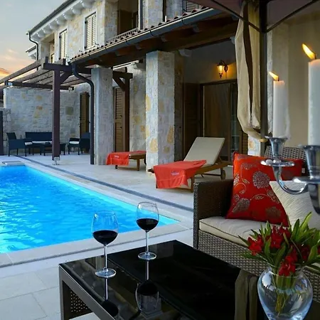 Casa vacanze Holiday House Berna 2- With Pool *