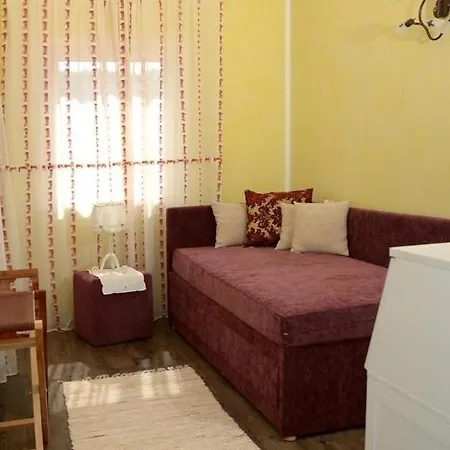 Holiday House Berna 2- With Pool Casa vacanze