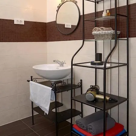 Casa vacanze Holiday House Berna 2- With Pool