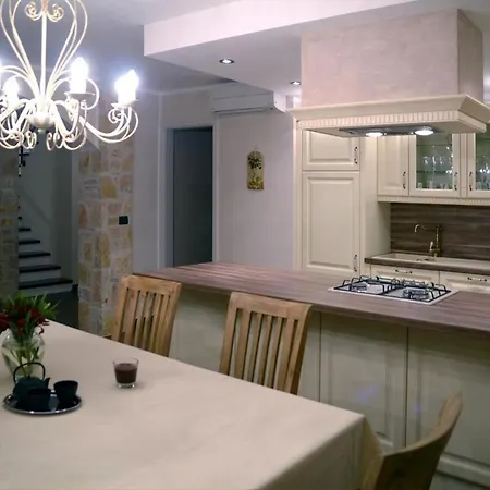 Casa vacanze Holiday House Berna 2- With Pool *